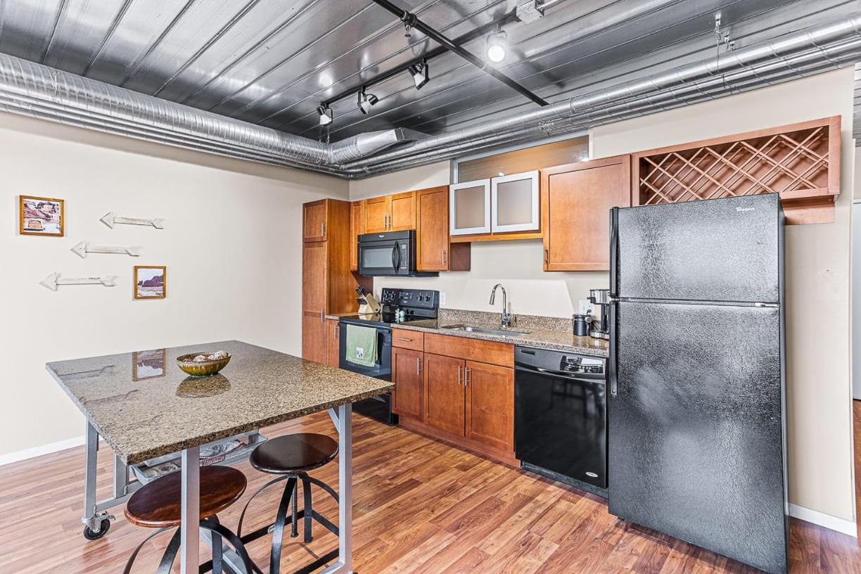 Spacious 2 King Bed Downtown Central To It All Ann Arbor Bagian luar foto